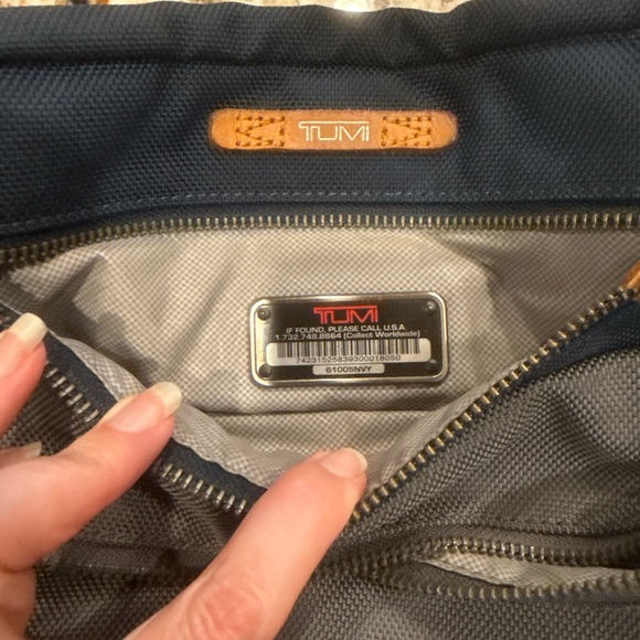 Tumi Dalston Amherst Crossbody Commuter Bag - Picture 6 of 14